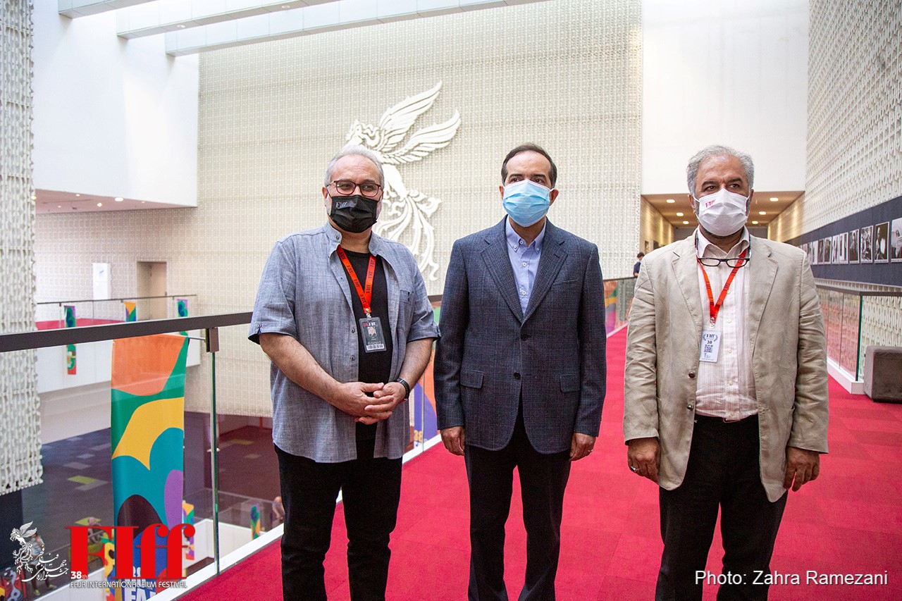 بازدید حسین انتظامی از سی‌وهشتمین جشنواره جهانی فیلم فجر