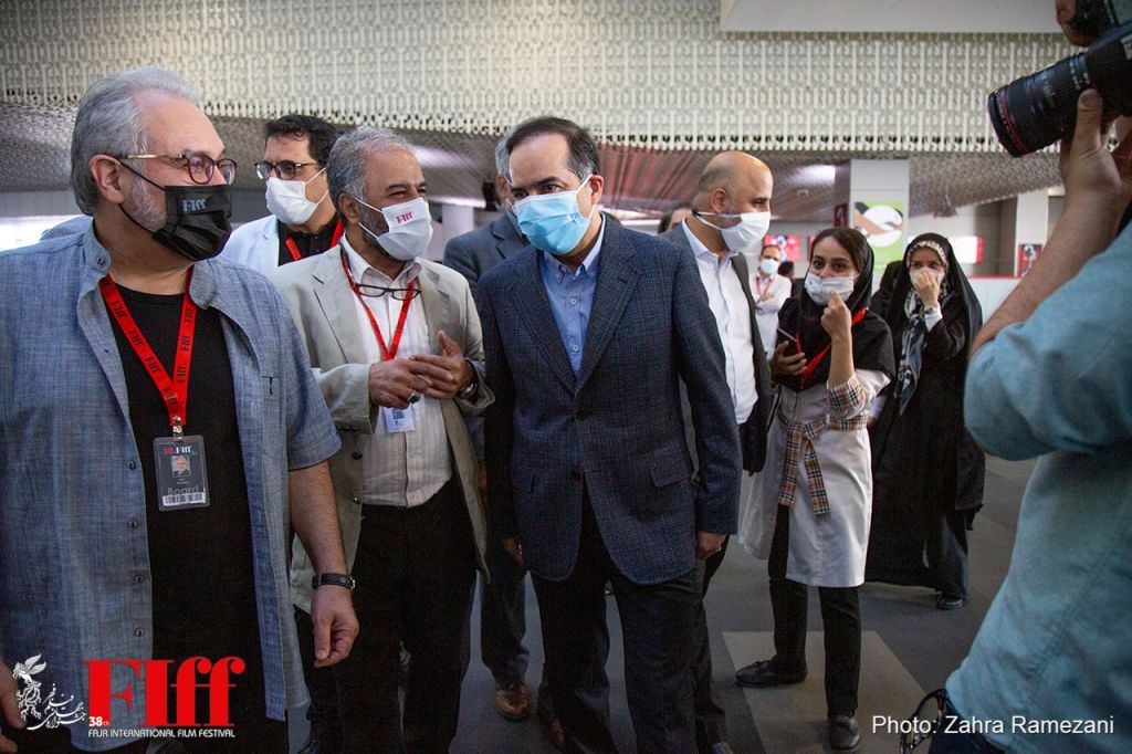 بازدید حسین انتظامی از سی‌وهشتمین جشنواره جهانی فیلم فجر