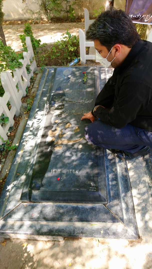 حضور رییس سازمان سینمایی در قطعه شهدا و هنرمندان بهشت زهرا (س)