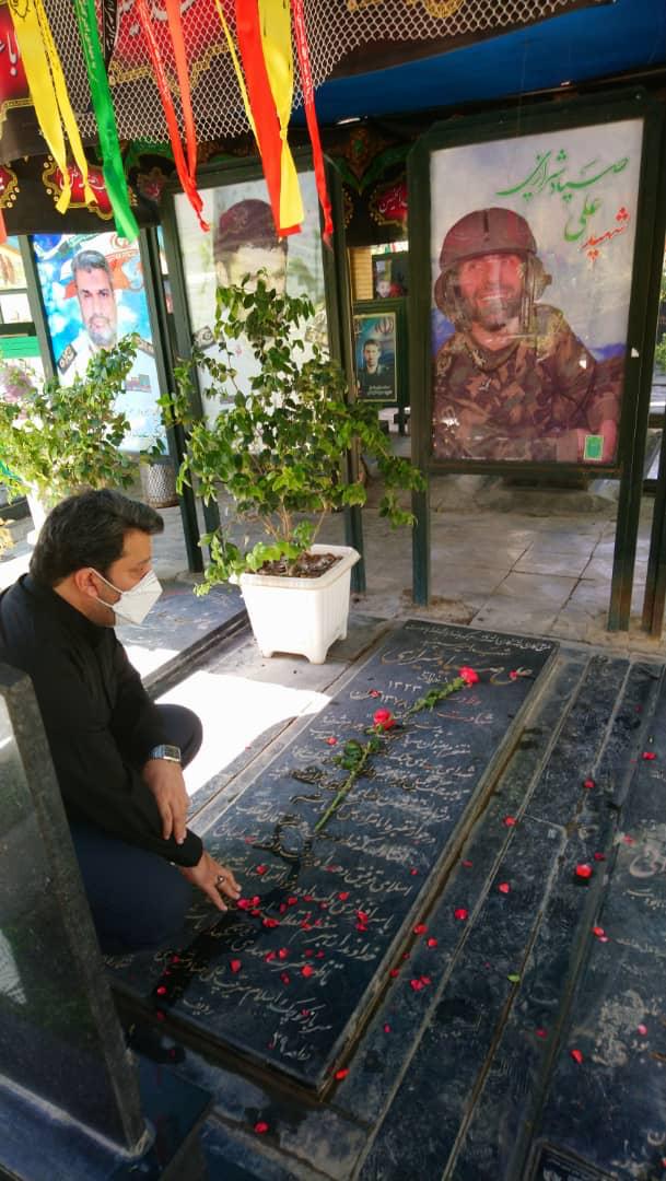 حضور رییس سازمان سینمایی در قطعه شهدا و هنرمندان بهشت زهرا (س)