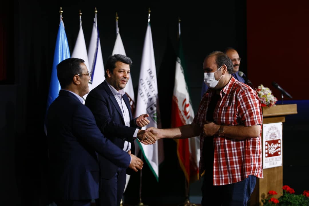 مراسم تجلیل از خبرنگاران حوزه سینما /گزارش تصویری