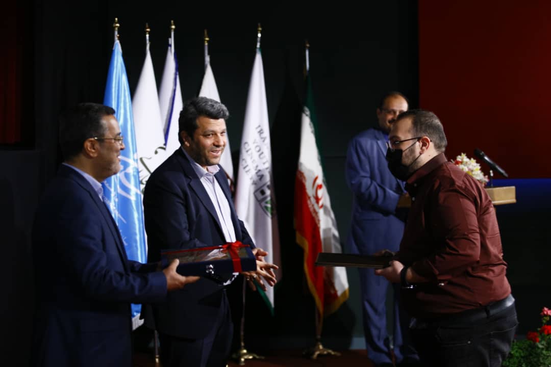 مراسم تجلیل از خبرنگاران حوزه سینما /گزارش تصویری