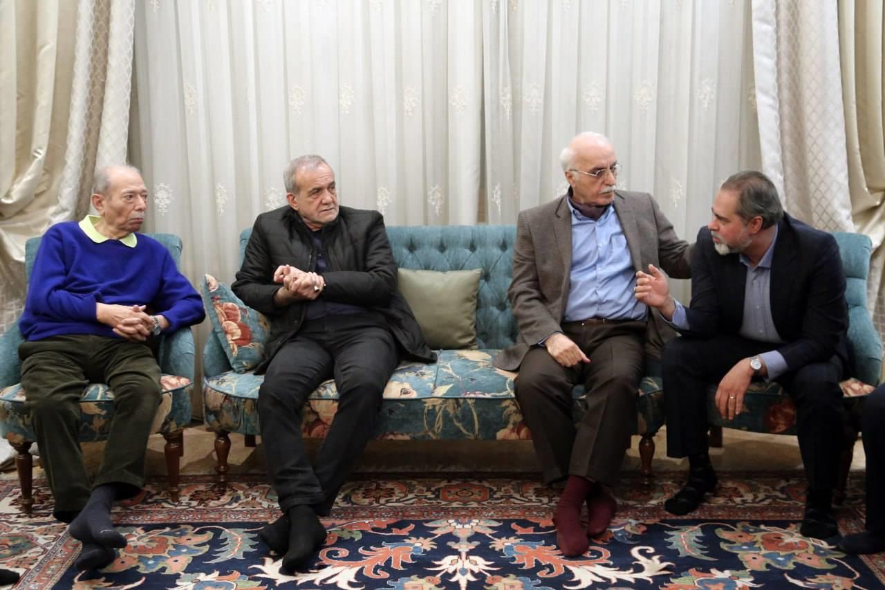دیدار نوروزی رئیس جمهور با علی نصیریان