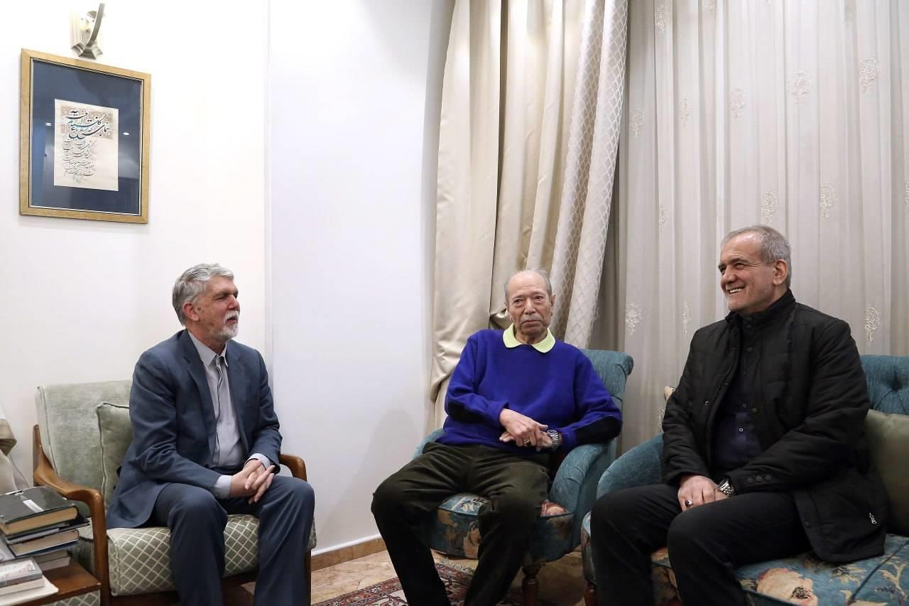 دیدار نوروزی رئیس جمهور با علی نصیریان