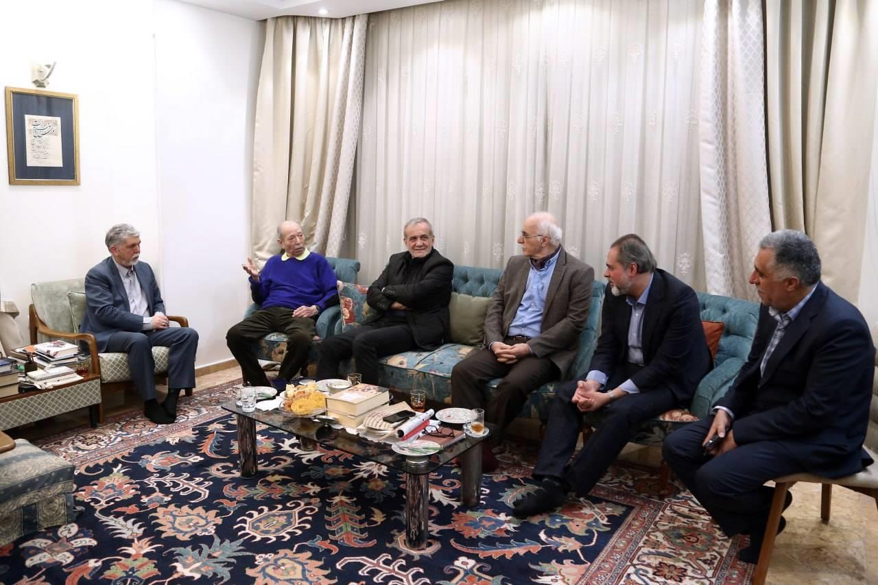 دیدار نوروزی رئیس جمهور با علی نصیریان