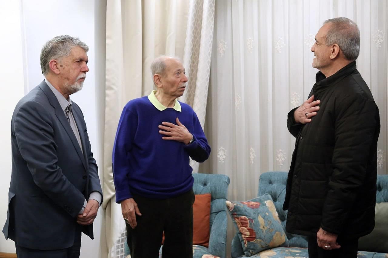 دیدار نوروزی رئیس جمهور با علی نصیریان