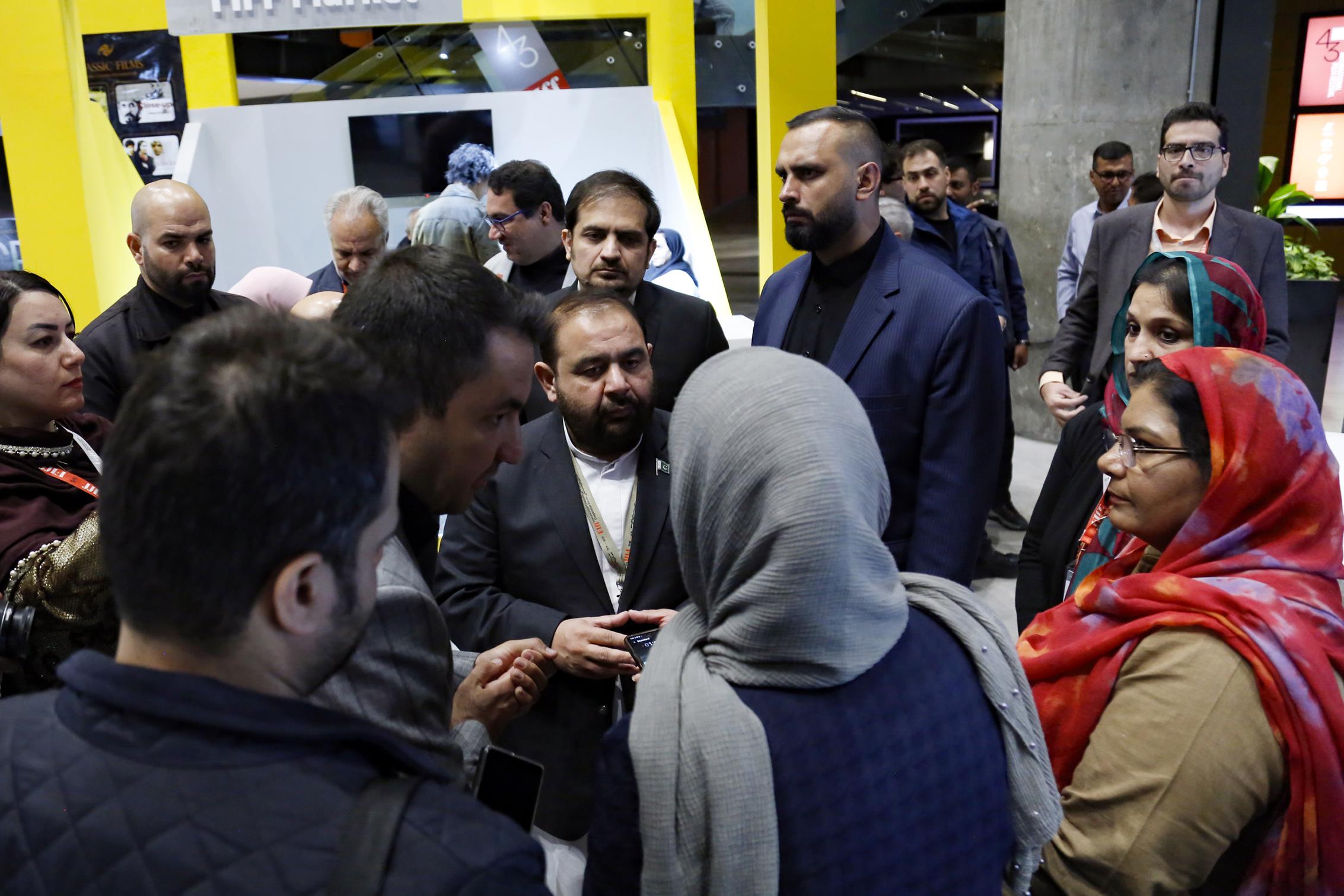 در جریان جشنواره جهانی فیلم فجر مطرح شد/ تاکید ایران و پاکستان بر توسعه همکاری‌های سینمایی