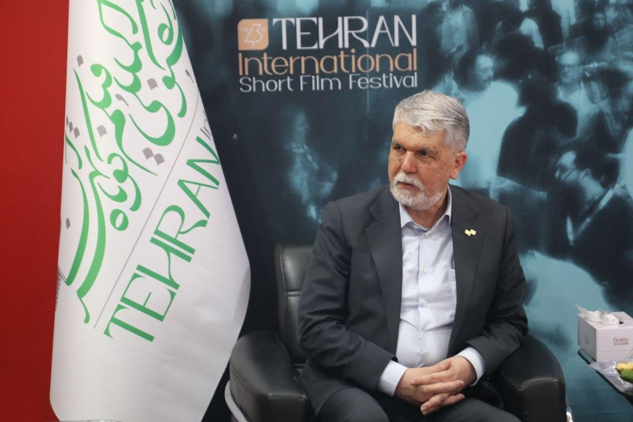 جنگ مردم ایران را از سینما و ادبیات جدا نکرد/جشنواره فیلم کوتاه تهران اتفاقی مهم برای جوانان ایرانی است